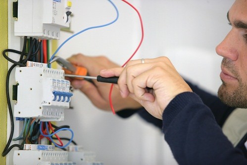 oude-elektra-draden-laten-vervangen
